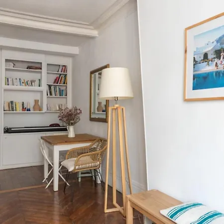 Charming 42m Ideal For A Couple In 公寓